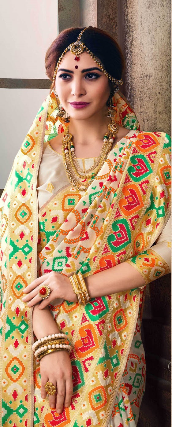 Traditional Saree Collection Exclusively For This Festive Se...