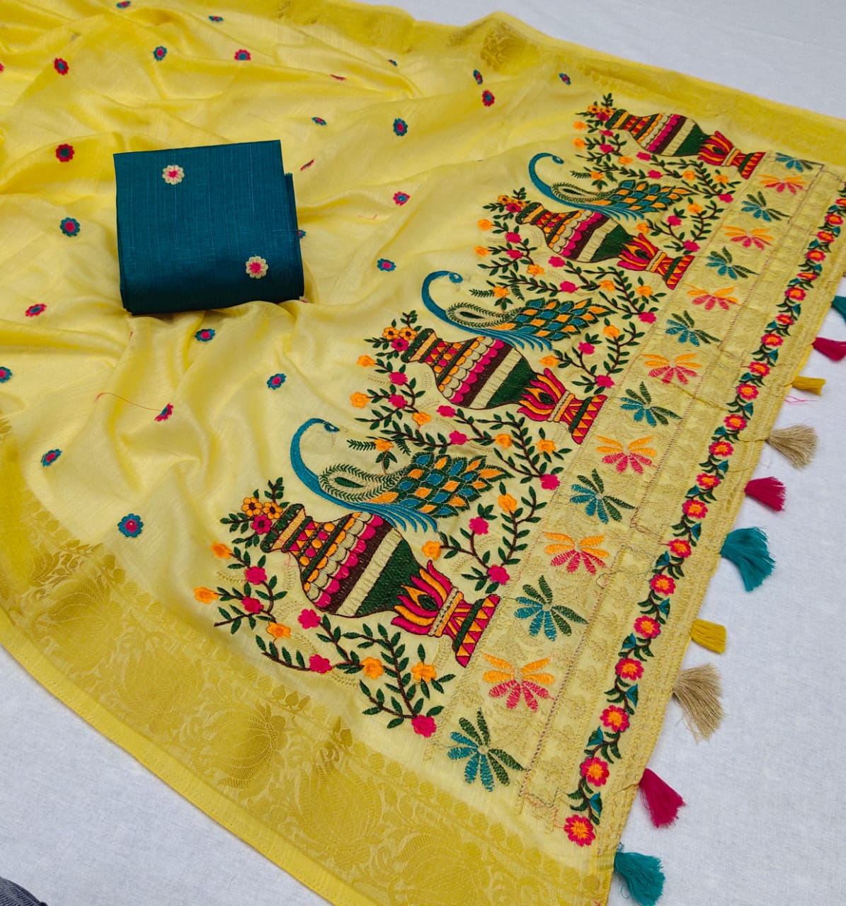 Non Catalog Latest Designer Cotton Silk With Thread Embroide...