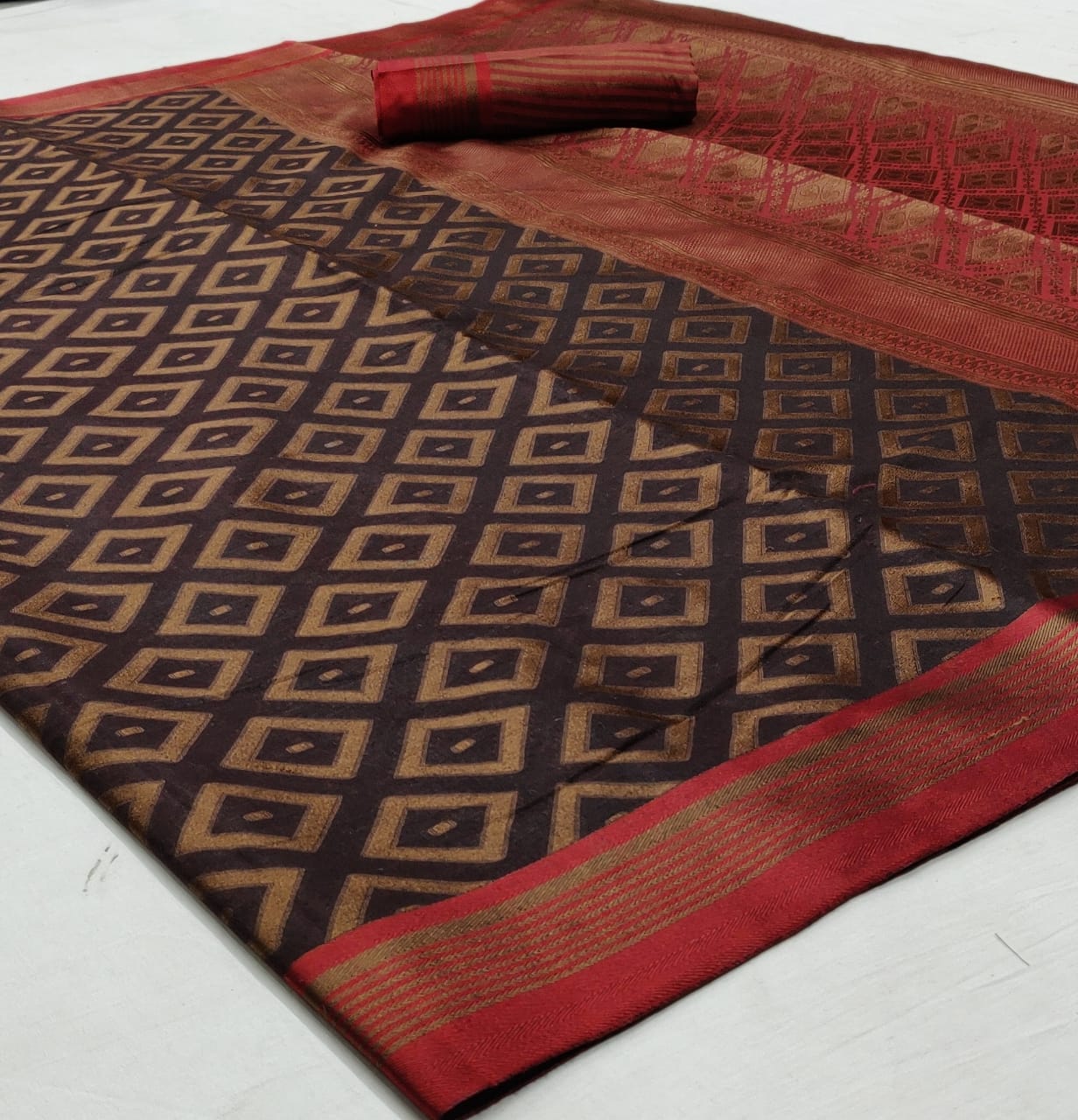 Niyati Silk Designer Soft Cotton Weaving Sarees Dealer Surat