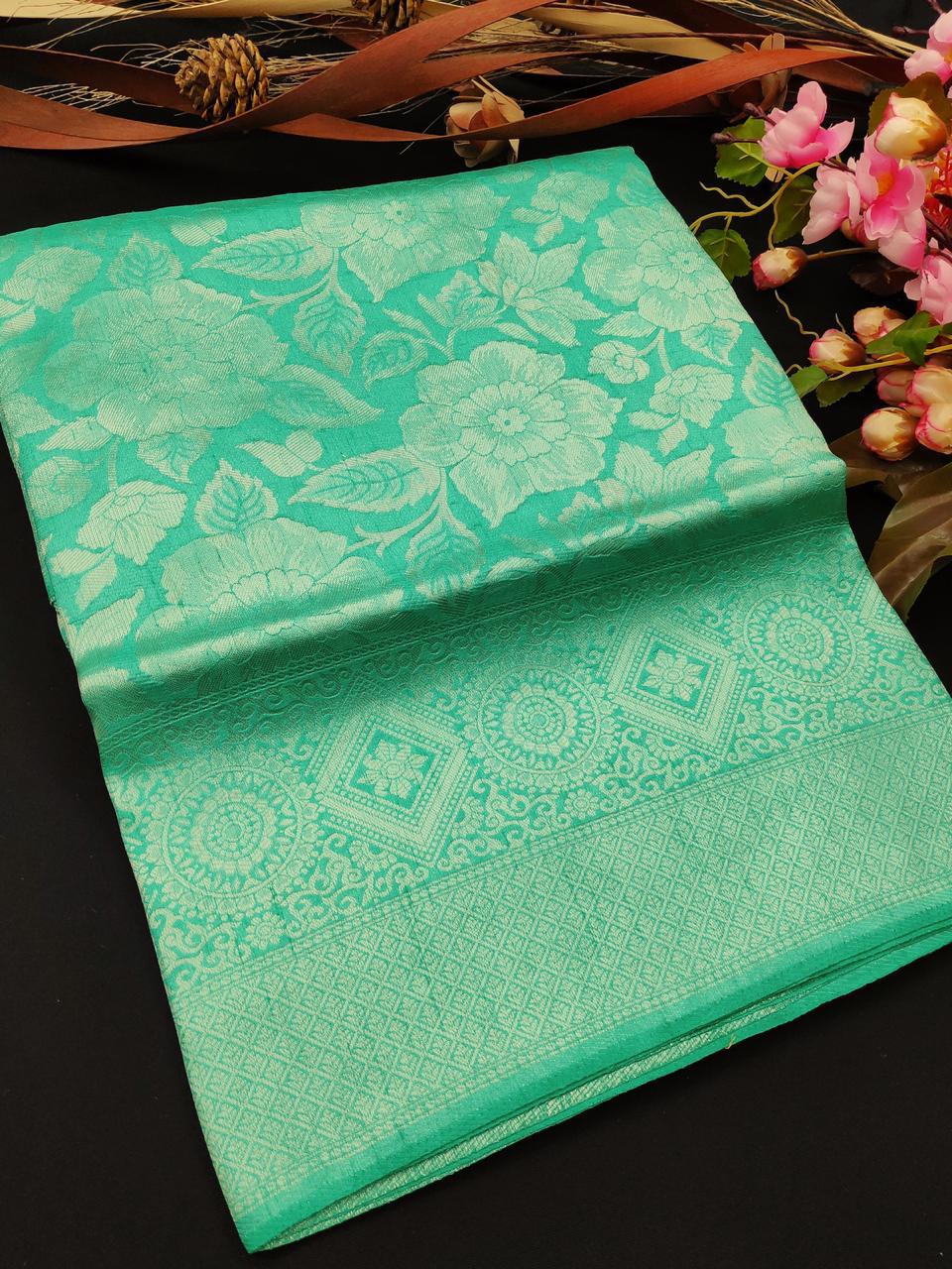 Rich Look Traditional Soft Silk With Weaving Jari Pallu Sare...