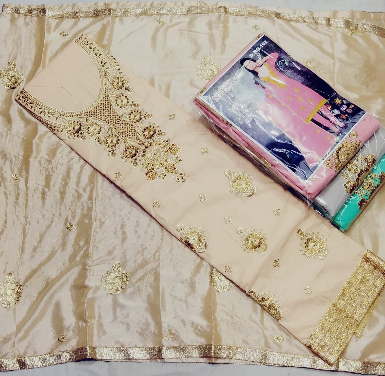 Dress Materials Wholesale Surat | 4 Color Matching Dress Mat...