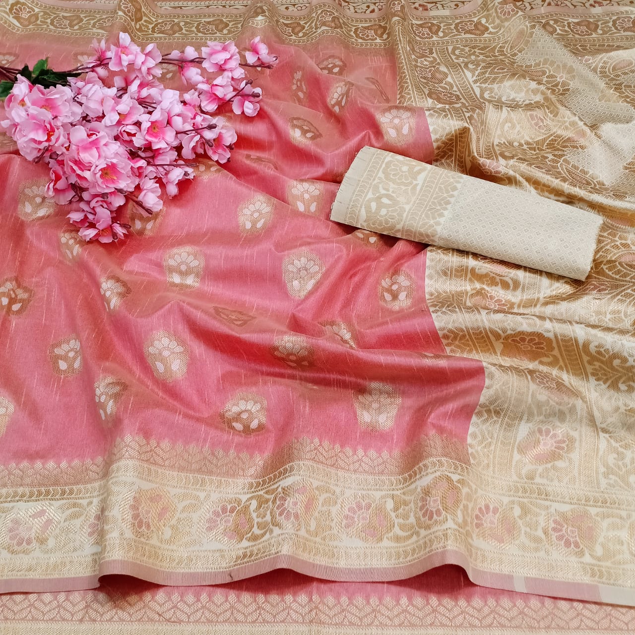 Non Catalog Latest Designer Soft Silk Sarees At Wholesale Ra...