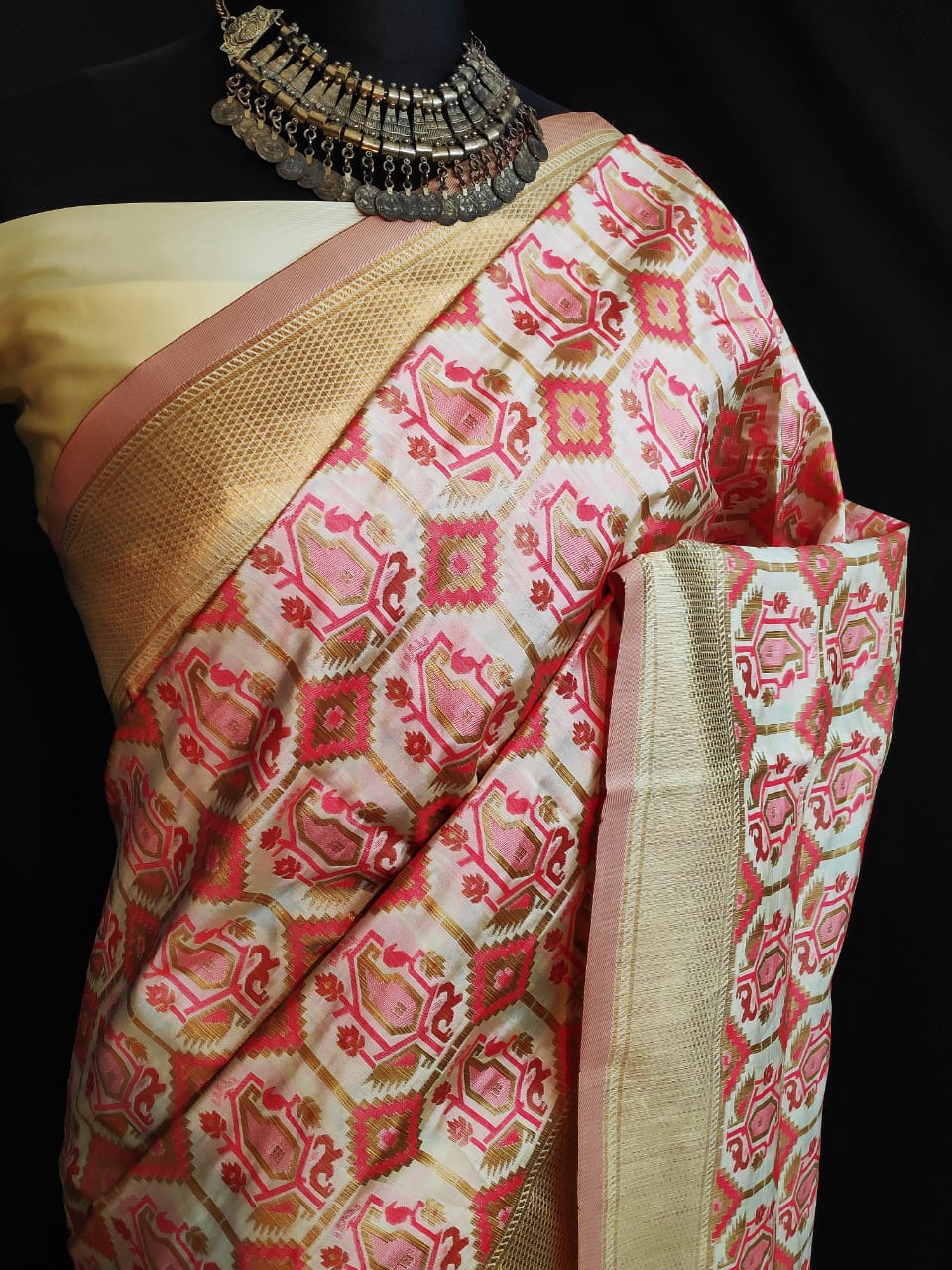 Designer Beautiful Banarasi Silk Zari Weaving Party Wear Sar...