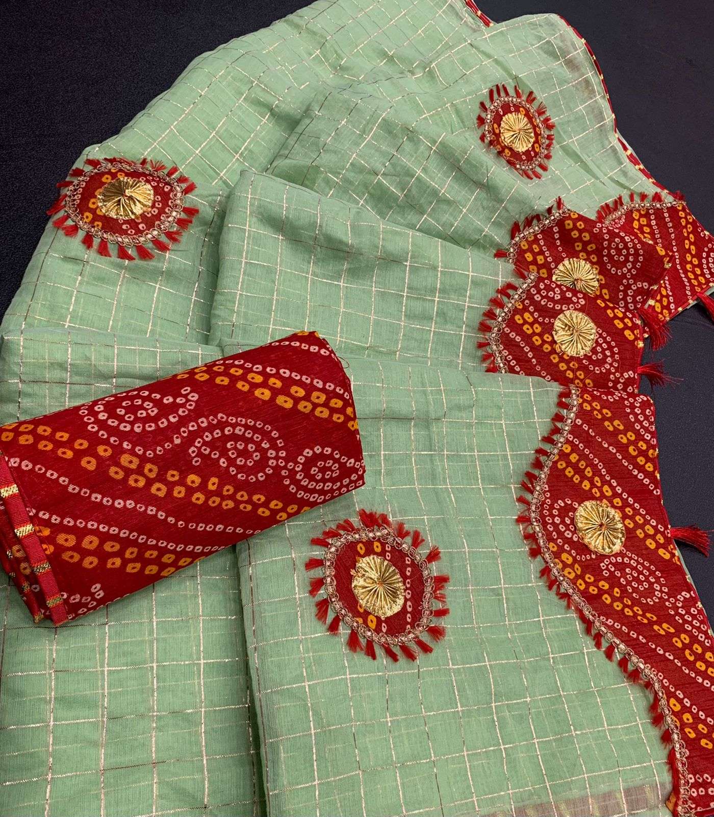 COTTON WITH ZARI CHEX  WITH BANDHANI BORDER TRADITIONAL LOOK...