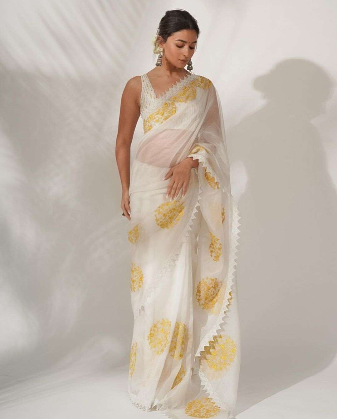 Alia Bhat Wear Organza Silk With Embroidery Thread Work  Whi...