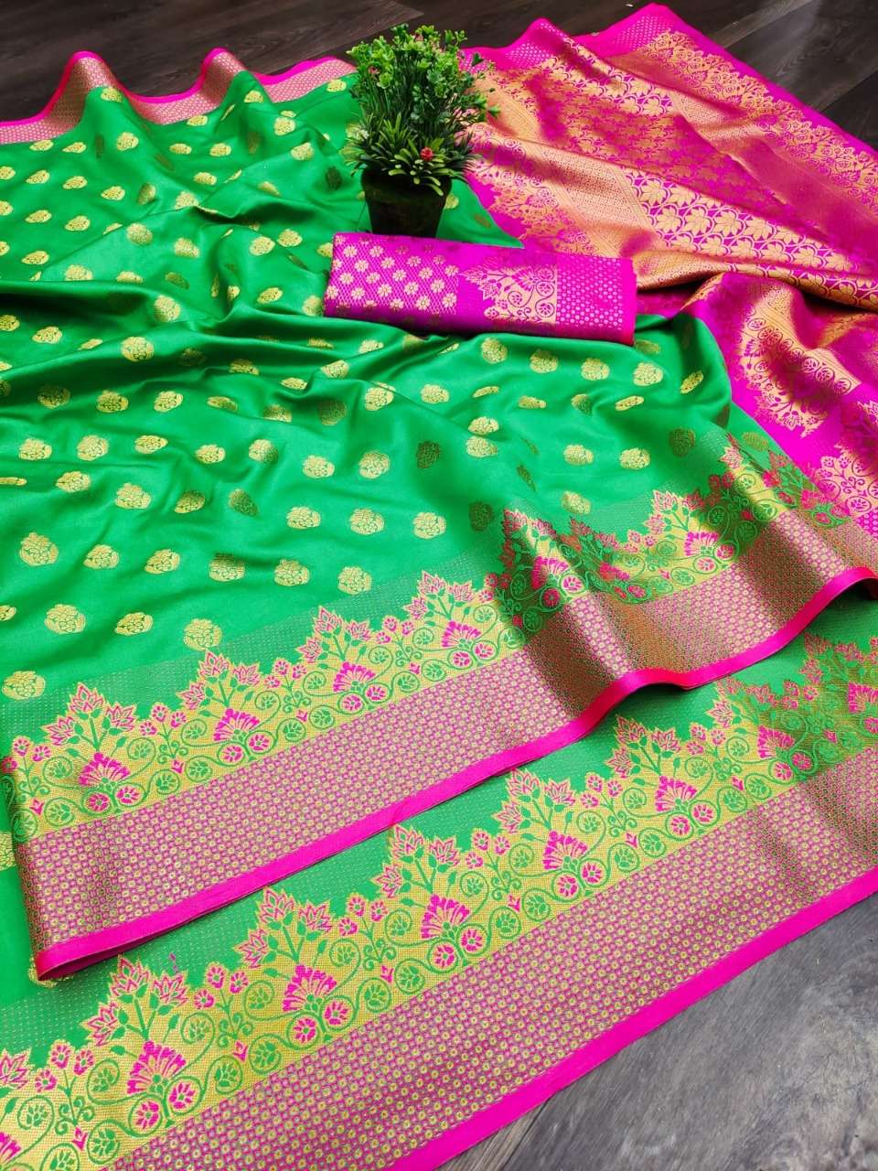 Mahek Soft Silk With Jaquard Weaving Saree Collection at who...