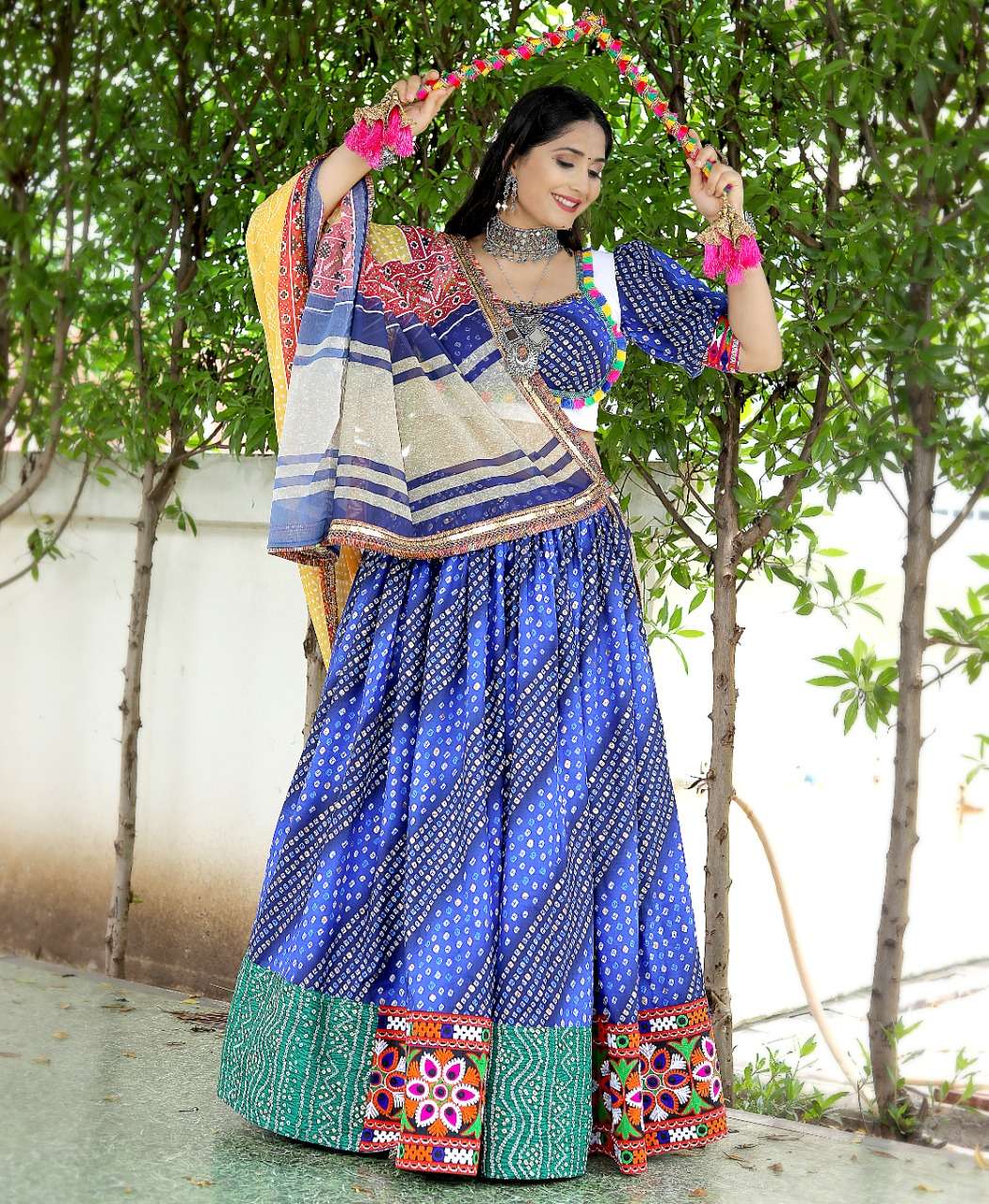 Cotton With Blue Colour Traditional Bandhani print & Bavaliy...