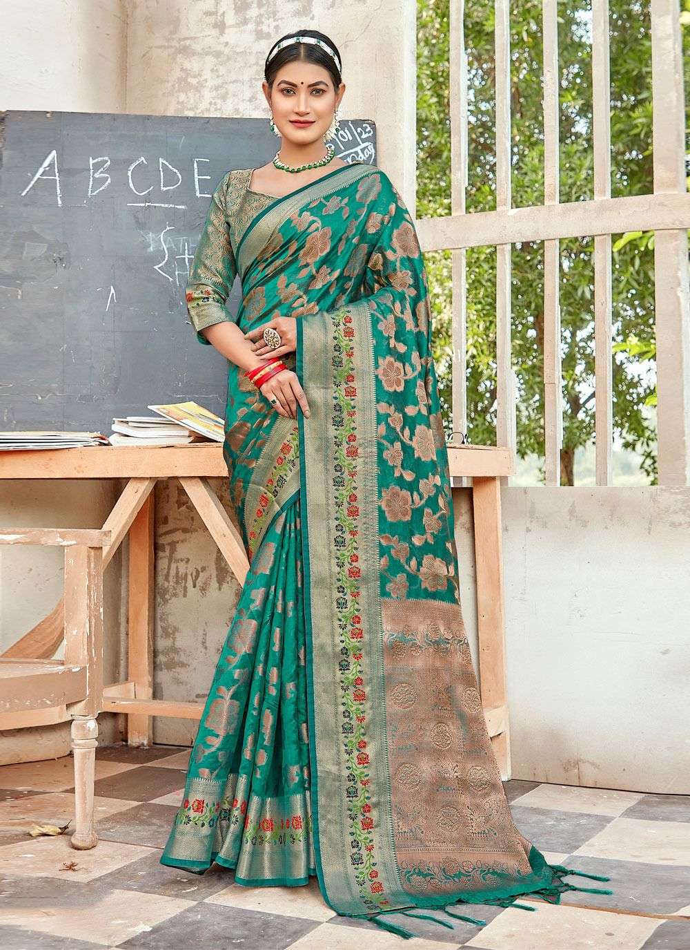 Sangam Print RASHMIK Organza With weaving design saree colle...