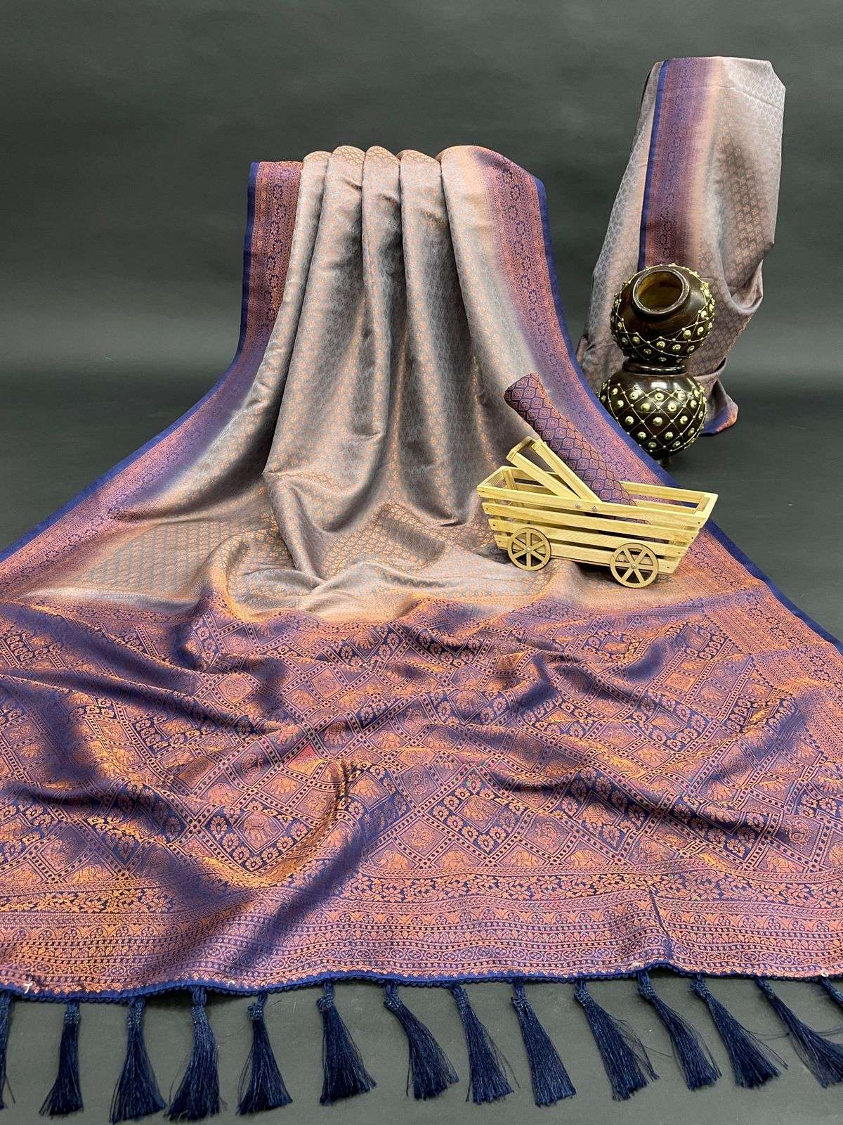 Niharika Kubera Pattu silk with weaving design saree collect...