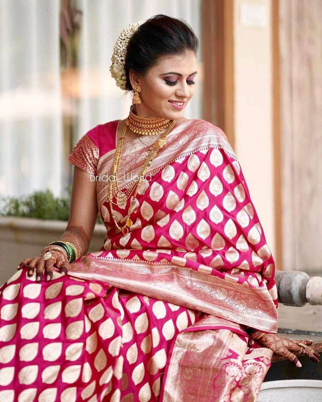 Royal Look Pink Color banarasi silk With weaving design sare...