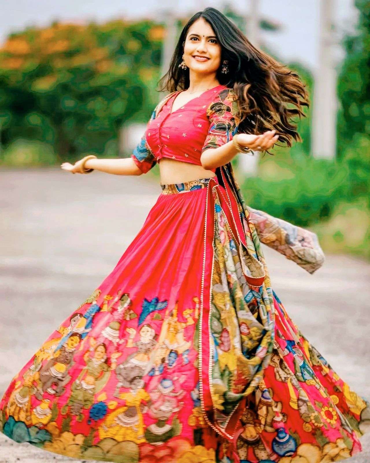 13 Amazing Navratri Dandiya Lehenga Choli Designs – South India Fashion |  India fashion, Chaniya choli, Simple girl outfits