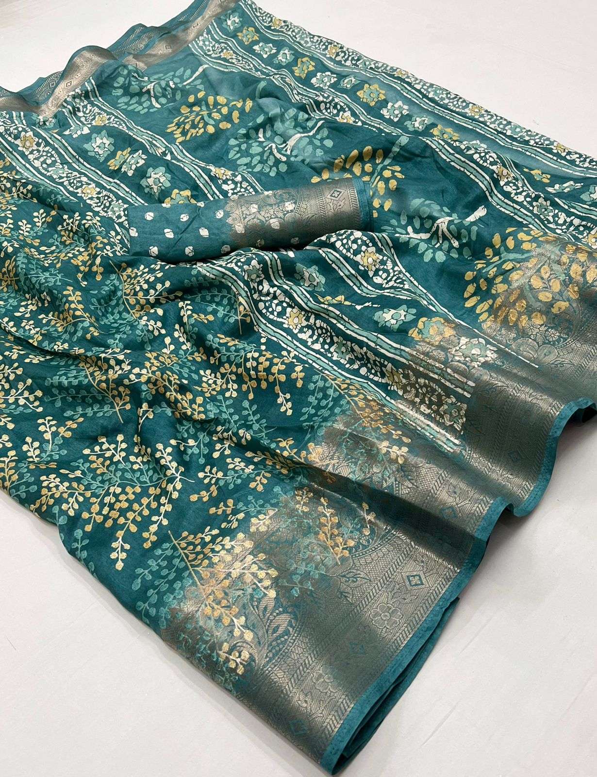 Dola silk with Weaving Jacquard Border Saree collection at b...