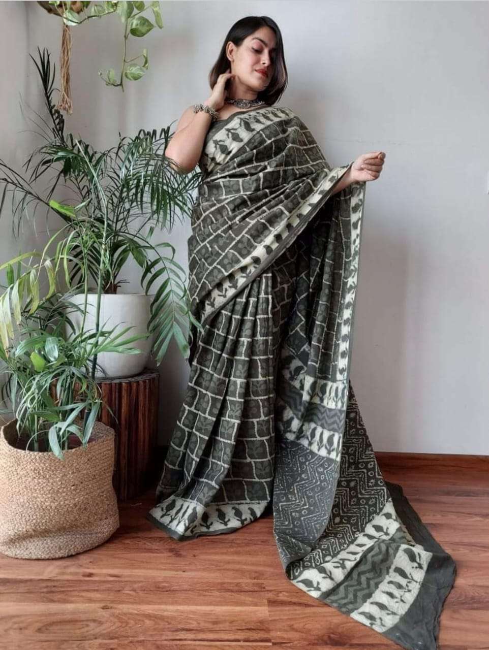 Linen silk with digital Printed Regular wear Saree collectio...