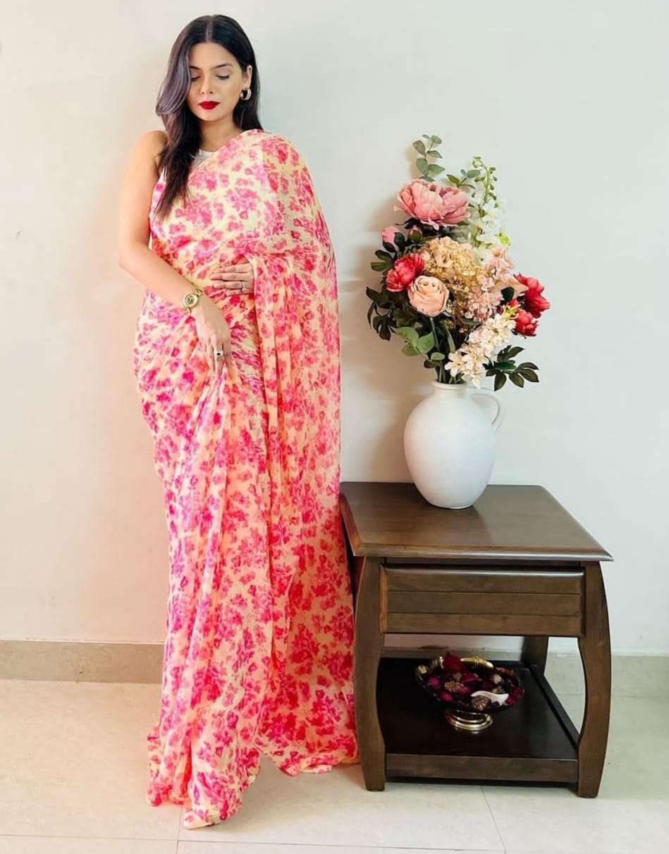 fancy look georgette with regular wear sfot fabric saree col...
