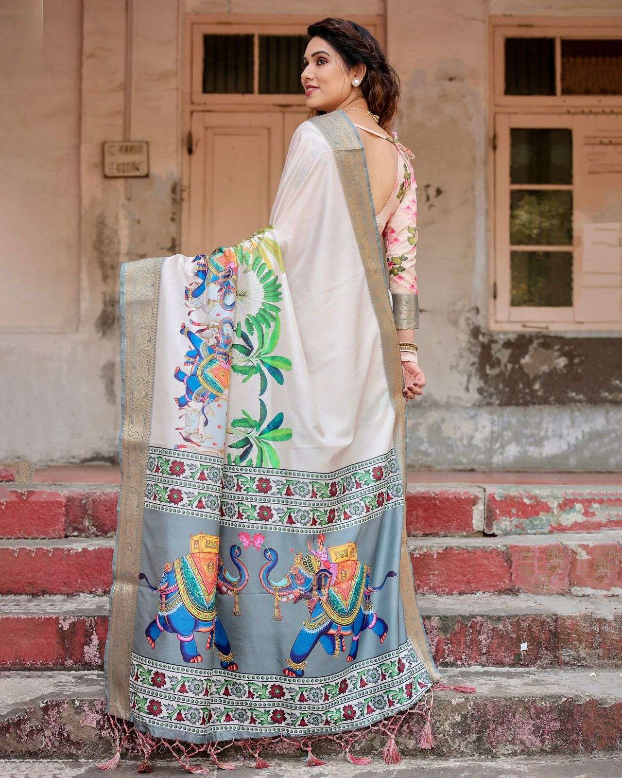 WHITE SHADES SILK WITH DIGITAL PRINTED BEAUTIFUL SAREE COLLE...