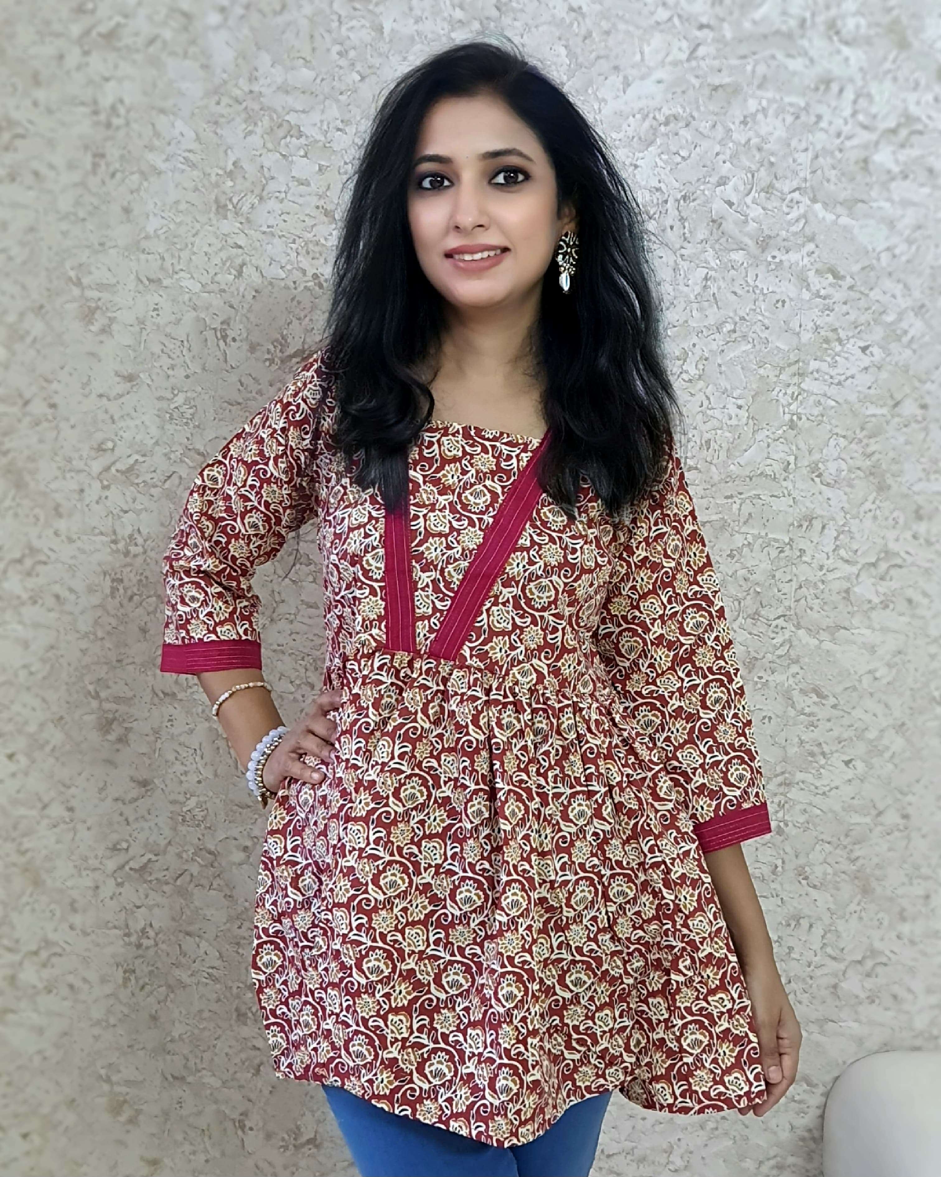 New Styleish Look Cotton Fabrics Printed Short Kurti Supplie...