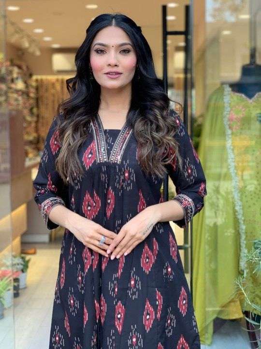 LADY BLACK PRINTED 3 PIC SUIT RAEDY MADE SUPPLIER IN SURAT