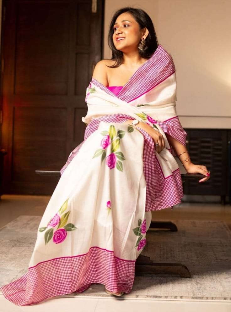 PLAIN LINEN WITH PINK FLOWER PRINTED FANCY LOOK SAREE SUPPLI...