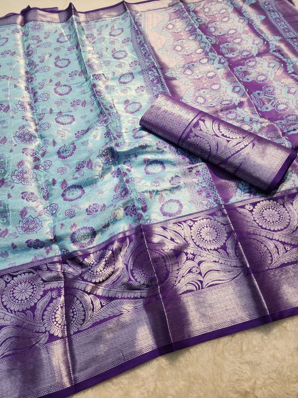 Traditional Kanjivaram Silk with Weaving Design Saree Suppli...