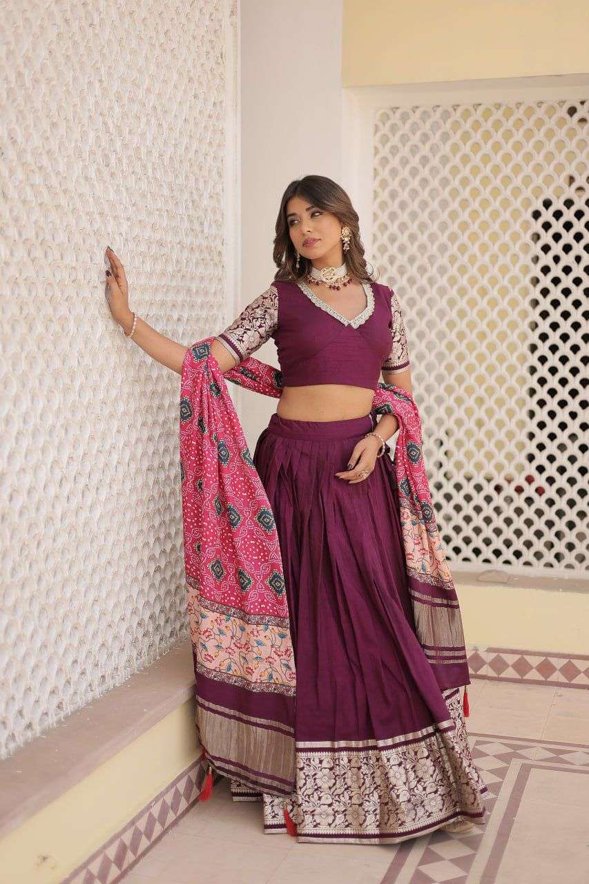 VISCSOE SILK WITH WEAVING DESIGN HEAVY LOOK LEHENGA CHOLI SU...