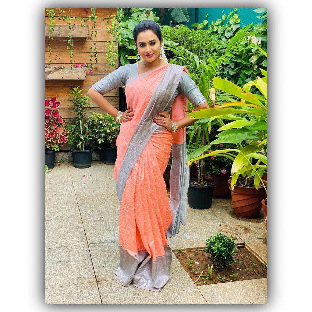 PEACH COLOR SAREE ON SILK FABRIC AT BEST RATES ONLINE 1023