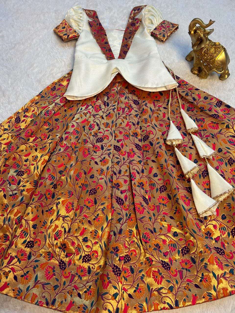 PAITHANI DESIGN LEHENGA WITH FANCY STICH BLOUSE FUNCTION SPE...
