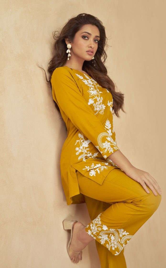 VAMIKA NX TM VINTAGE VOL 2 RAYON FABRIC KURTI PANT 2 PCS CAS...