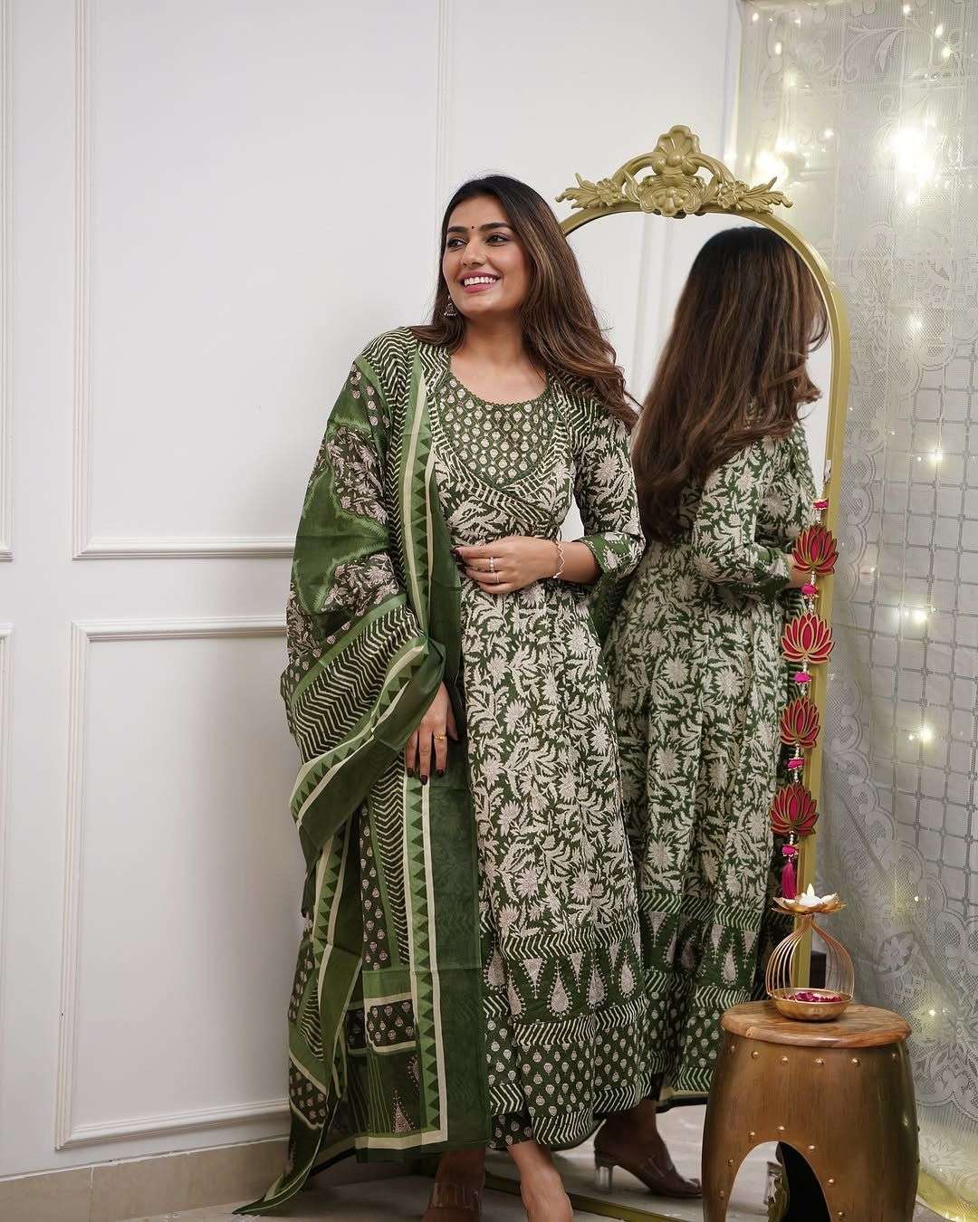 LADY COTTON BEAUTIFUL ANARKALI SUIT WOMAN WHOLESALE PRICE 