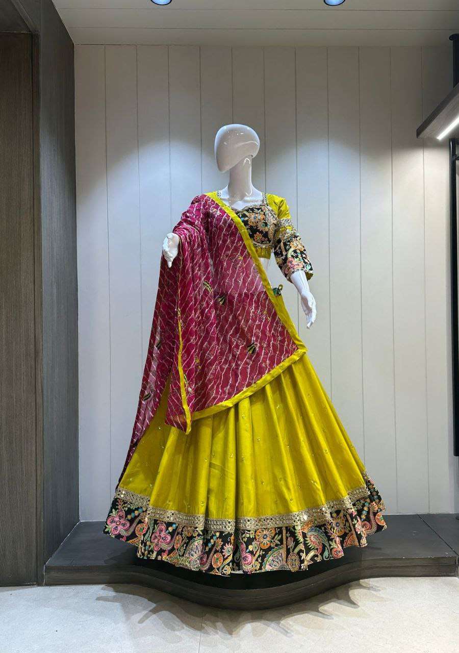NAVRATRI FESTIVAL CLOTHE DESIGNER CHANIYA CHOLI COLLECTION A...