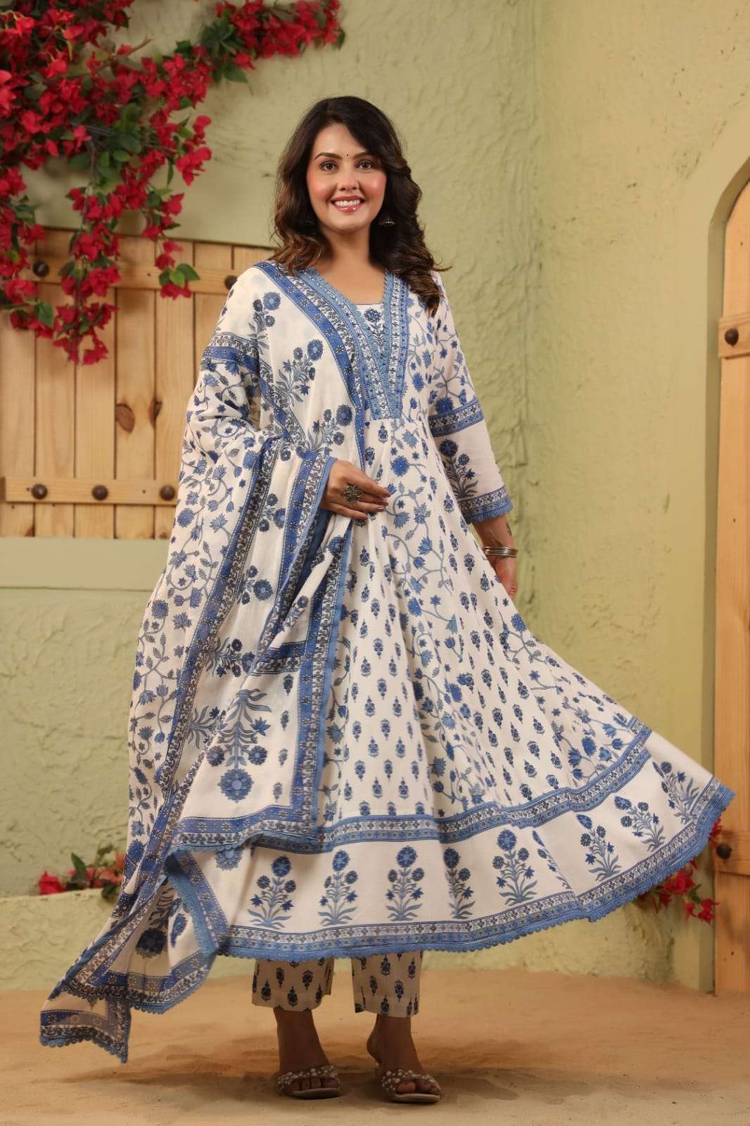 WHITE FLOWER DESIGNER COTTON ANARKALI 3 PCS SUIT FOR WOMEN D...