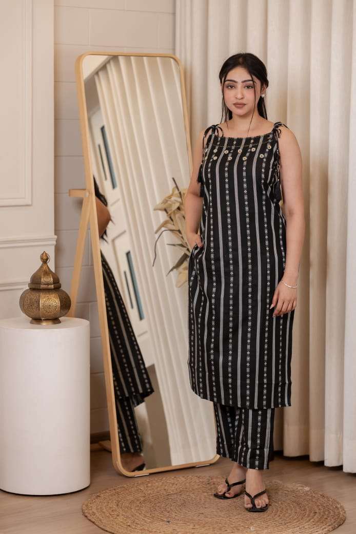 WESTERN WEAR SLEEVELESS KURTI PANT FOR WOMEN REGULAR WEAR TS...