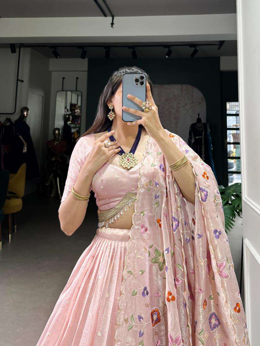 BEAUTIFUL LOOK GOLDEN CRUSH EXCLUSIVE LOOK LEHENGA CHOLI BES...