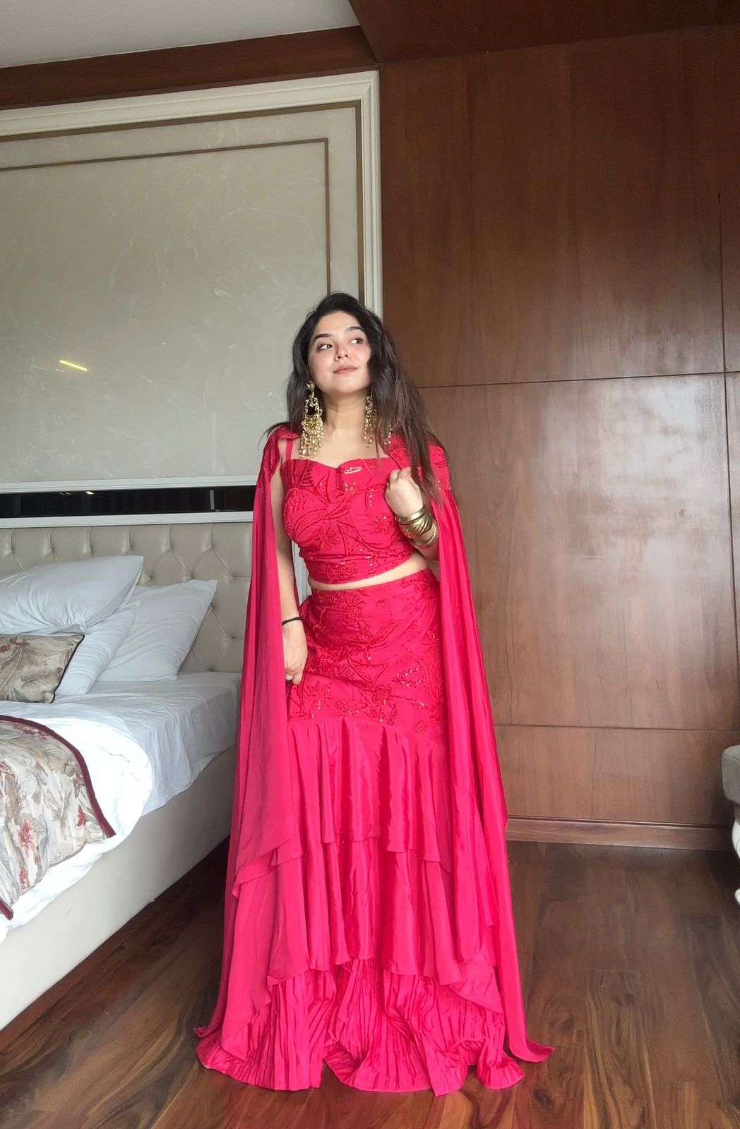 MODLING OF RUFFLED LAYERED LEHENGA HEART NECKLACE BLOUSE DUP...