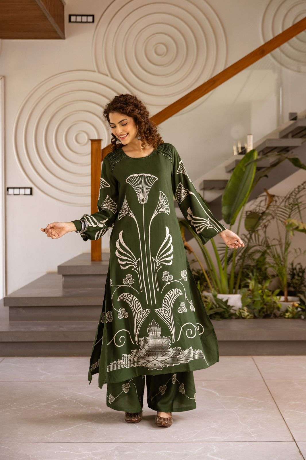 TRENDING GIRLS DESI OUTFIT RAYON CORD SET COLLECTION SURAT R...