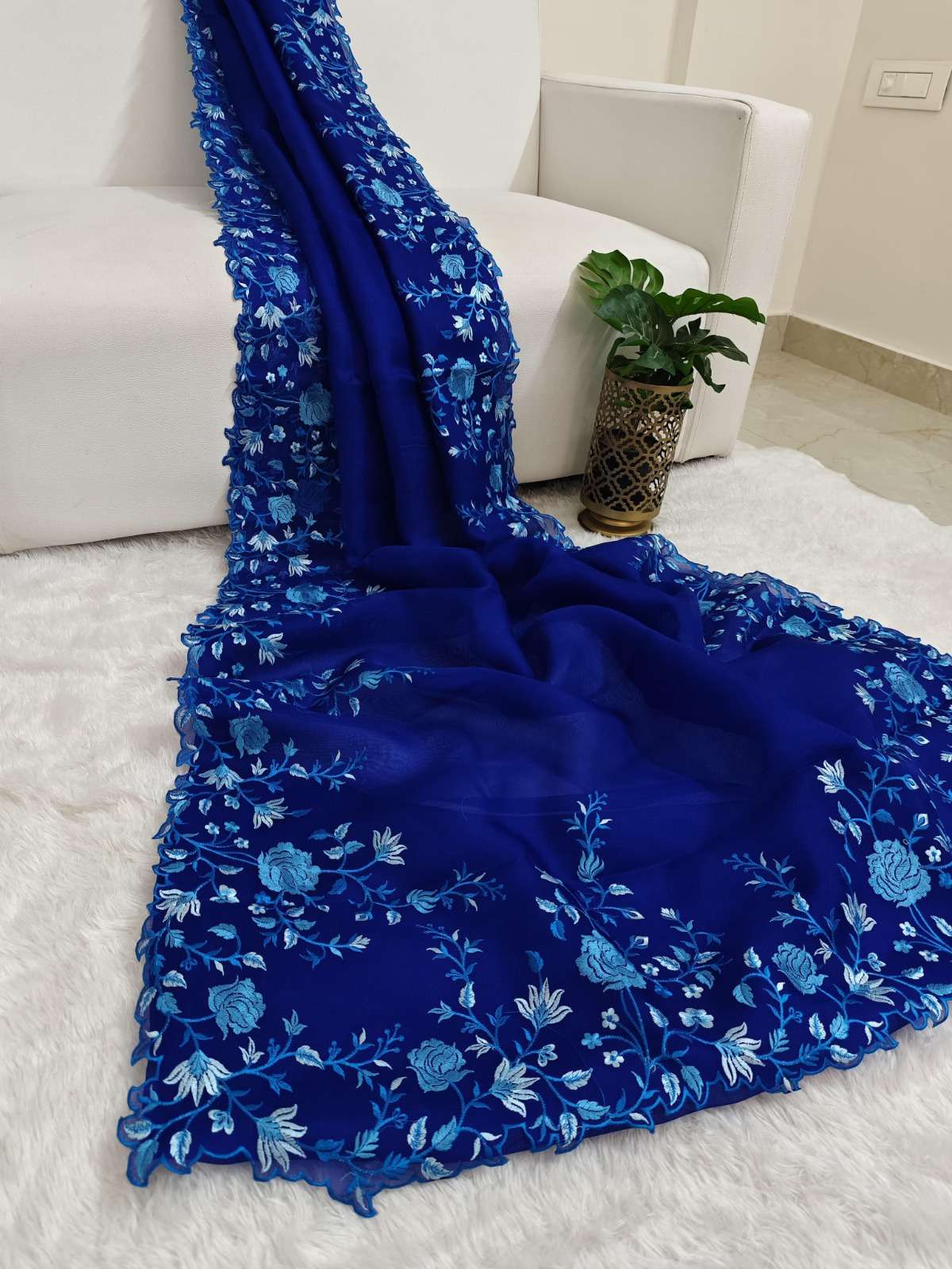 EMBROIDERY WORK BORDER GEORGETTE FABRIC PARTY WEAR LOOK SARE...