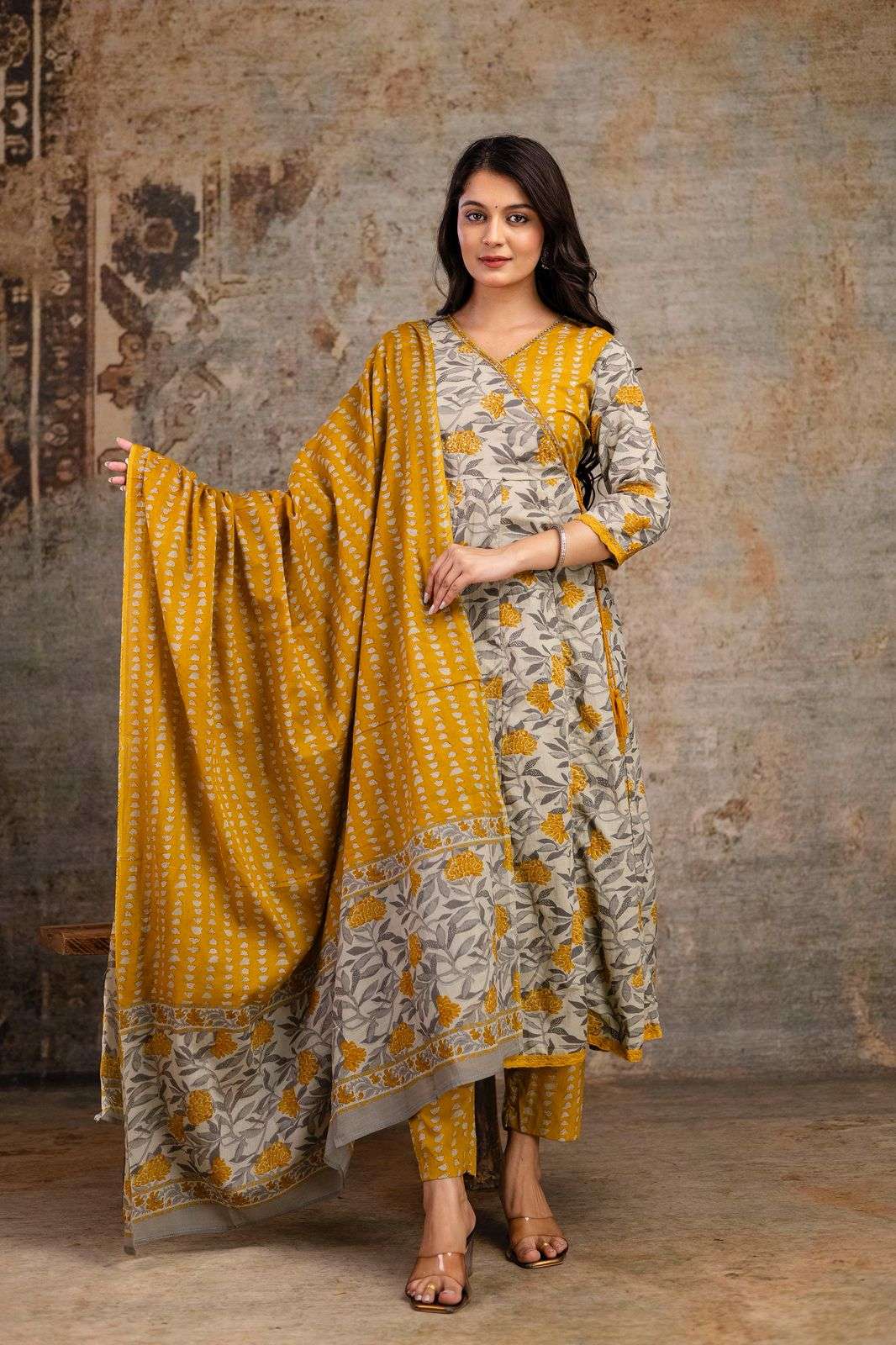 READY TO WEAR DICHARGE PRINT FLARED KURTI SUIT T PARTY FESTI...