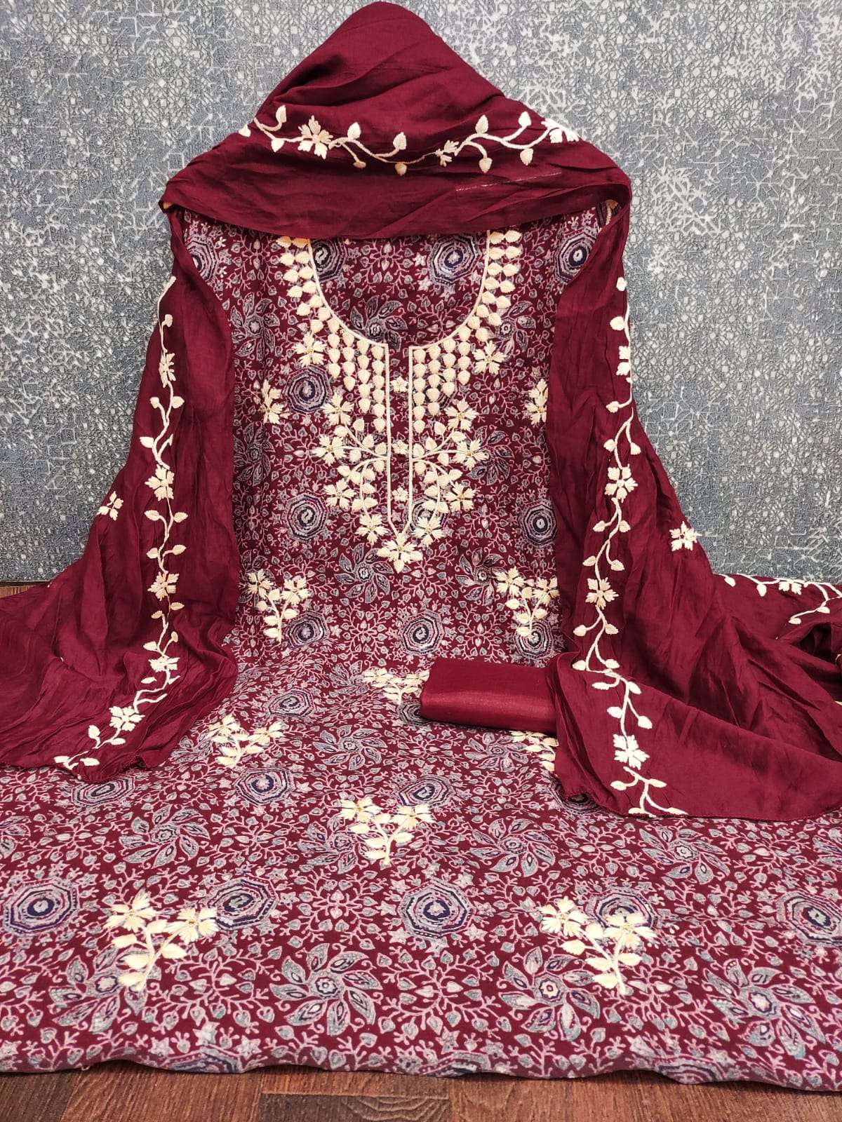 SUMMER FESTIVAL KAPDE PRINTED WITH FOIL DESIGN SALWAR SUIT S...