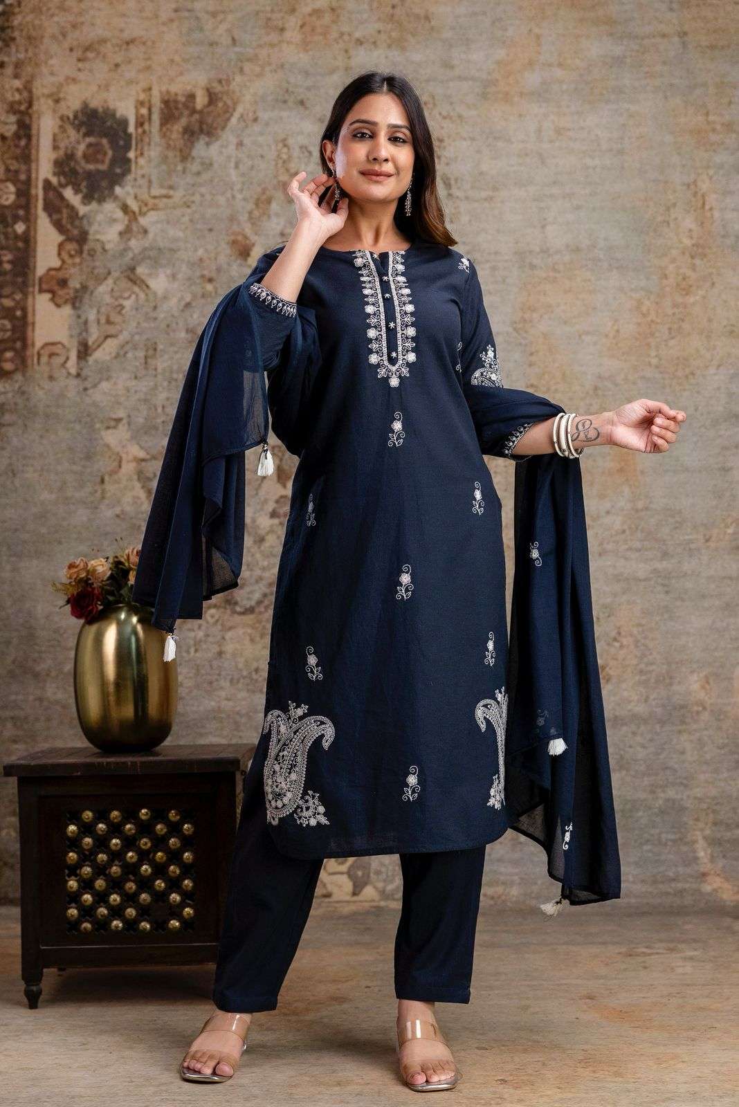 SUMMER FESTIVAL SIMILAR PERFECT ELEGANT EMBROIDERY KURTI SUI...