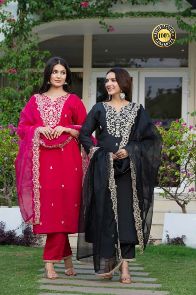 SHOW ROOM QUALITY WEDDING & FESTIVAL CLOTH SILK DESIGNER STI...