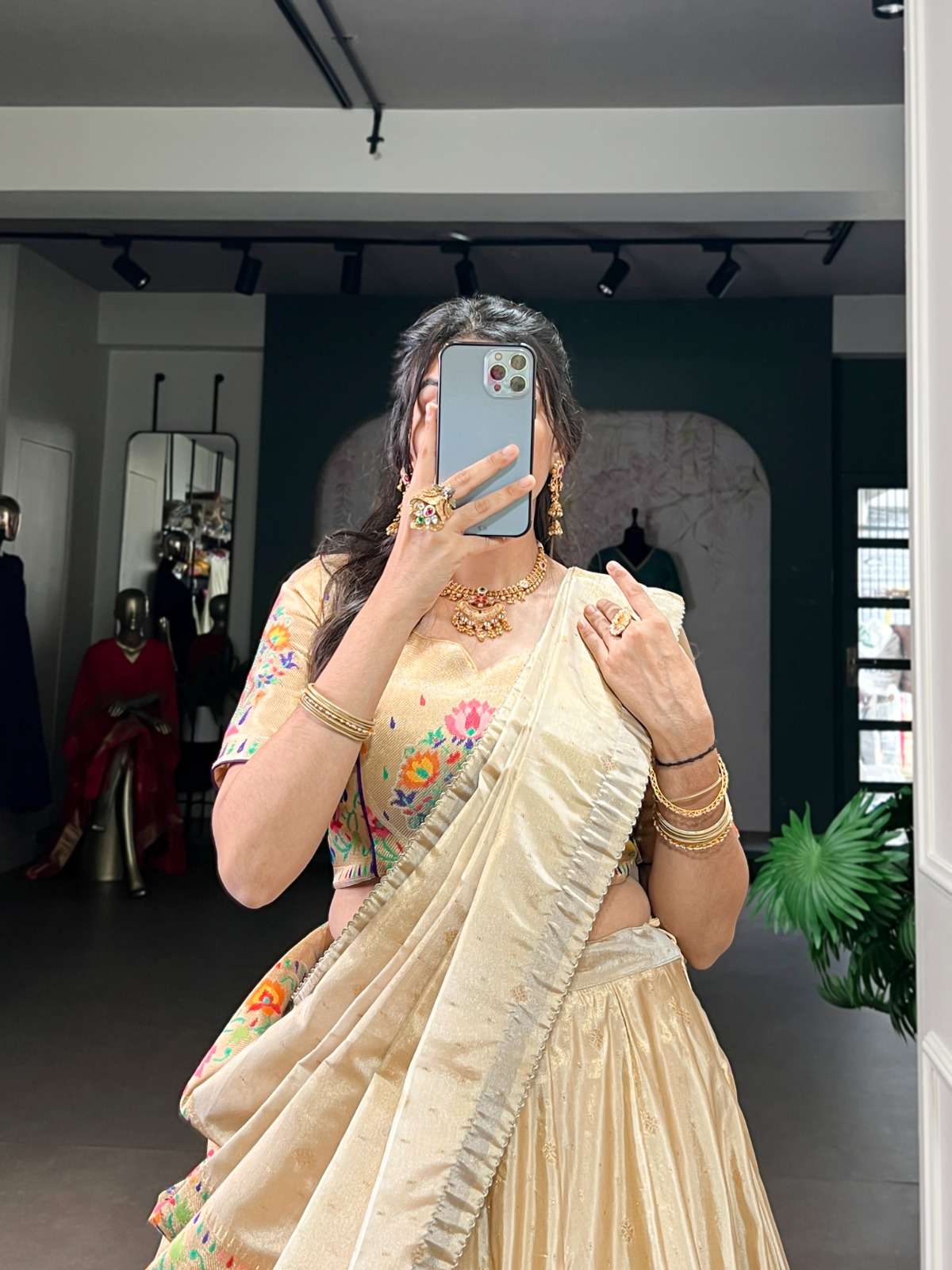 LNB 2012 Traditional Paithani Look Simmar Fabric Function Sp...