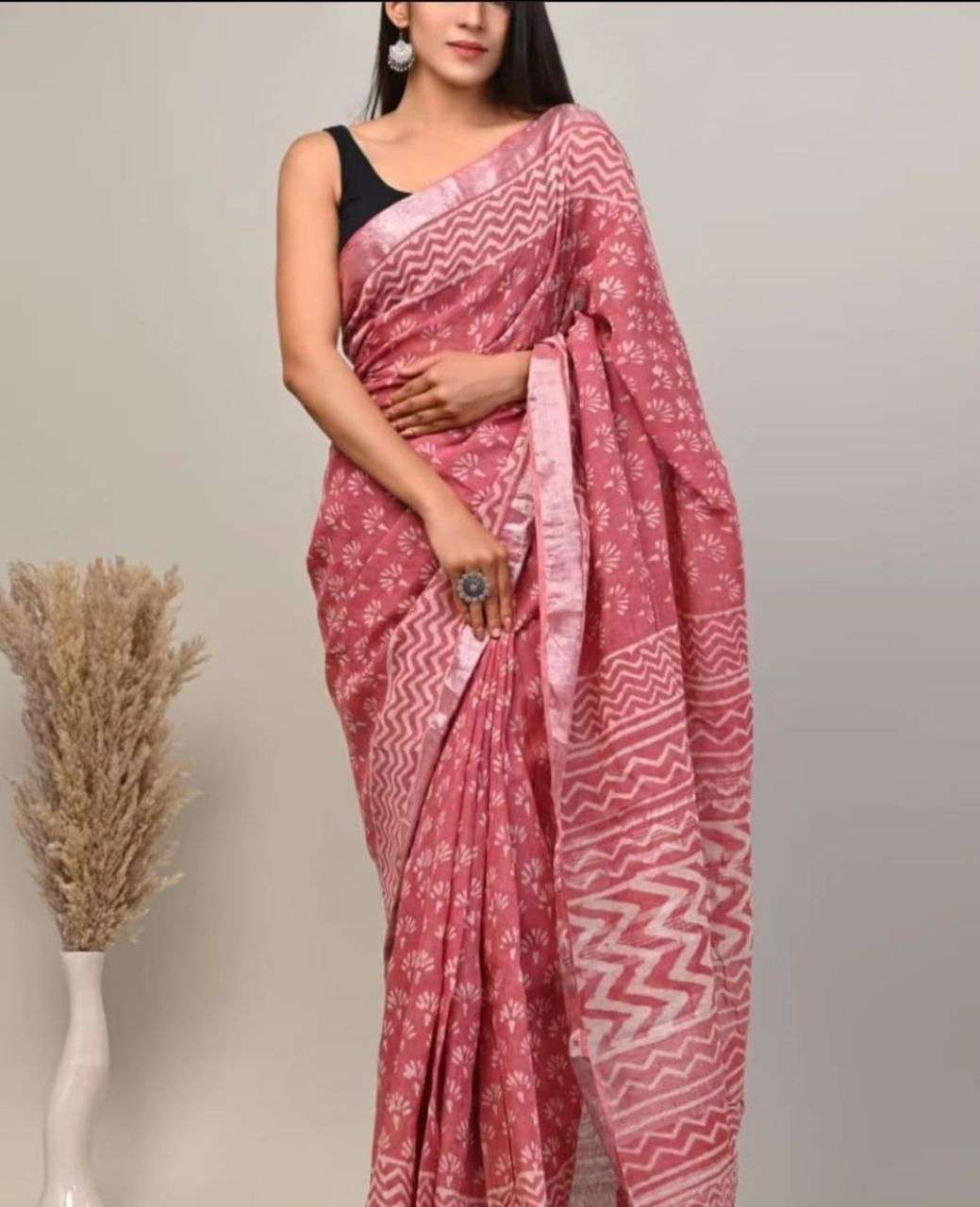 Original Linen Fabric latkan on pallu with sophisticated col...