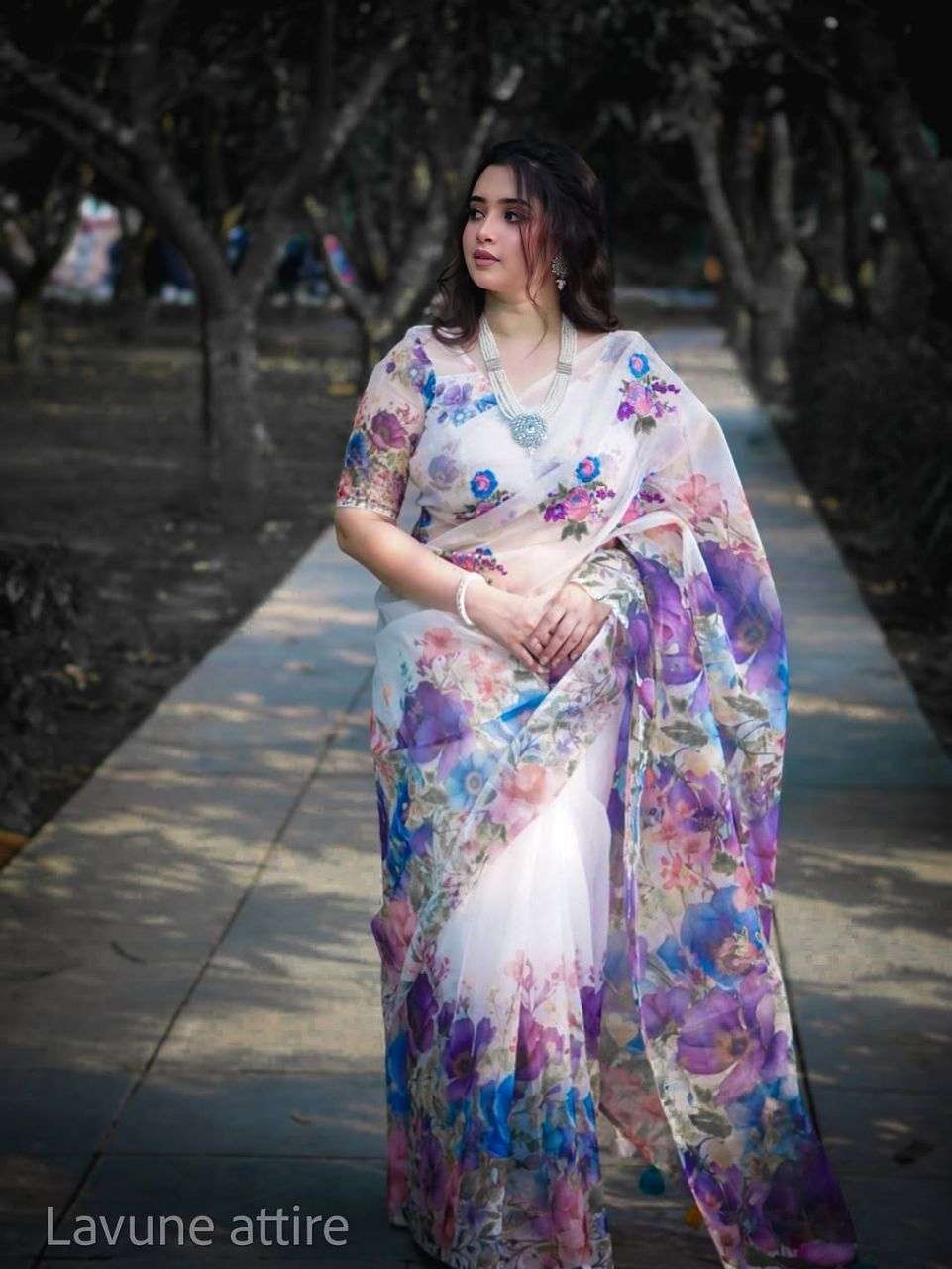 Soft Georgette multi color Beautiful Flower Digital Print Wi...