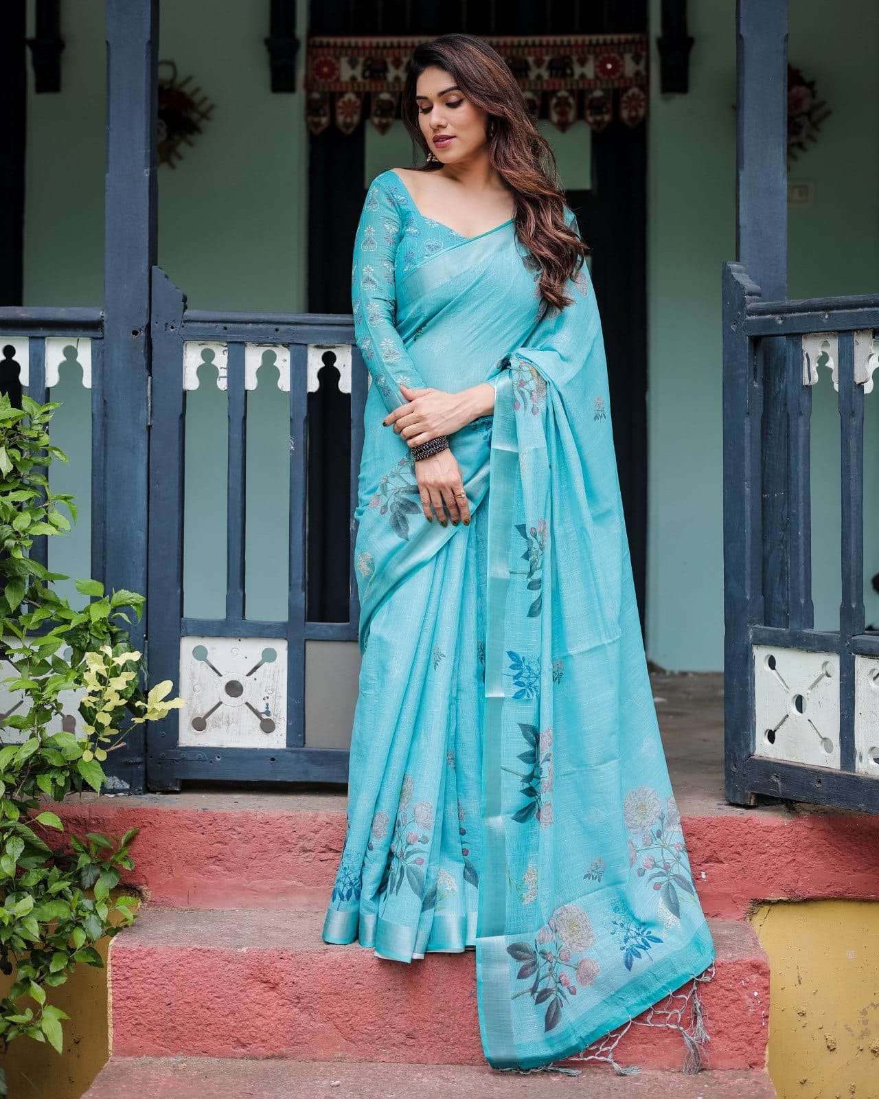 AQUA PURE  AQUA COLOUR  SOFT FRESH ELEGANCE OF THIS AQUA BLU...