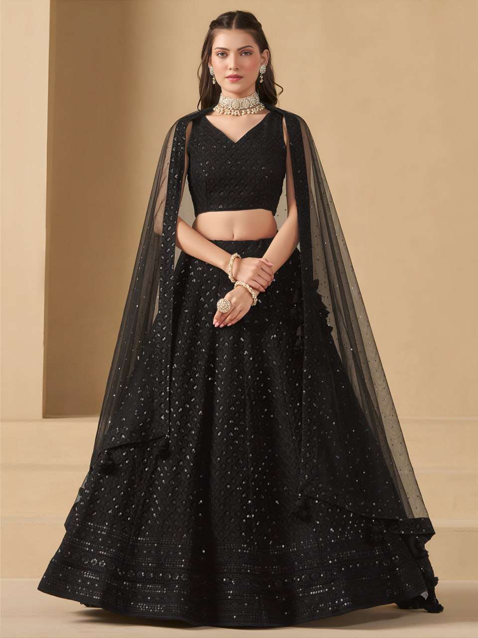   beautiful and fancy The monochrome look  adds elegance bla...