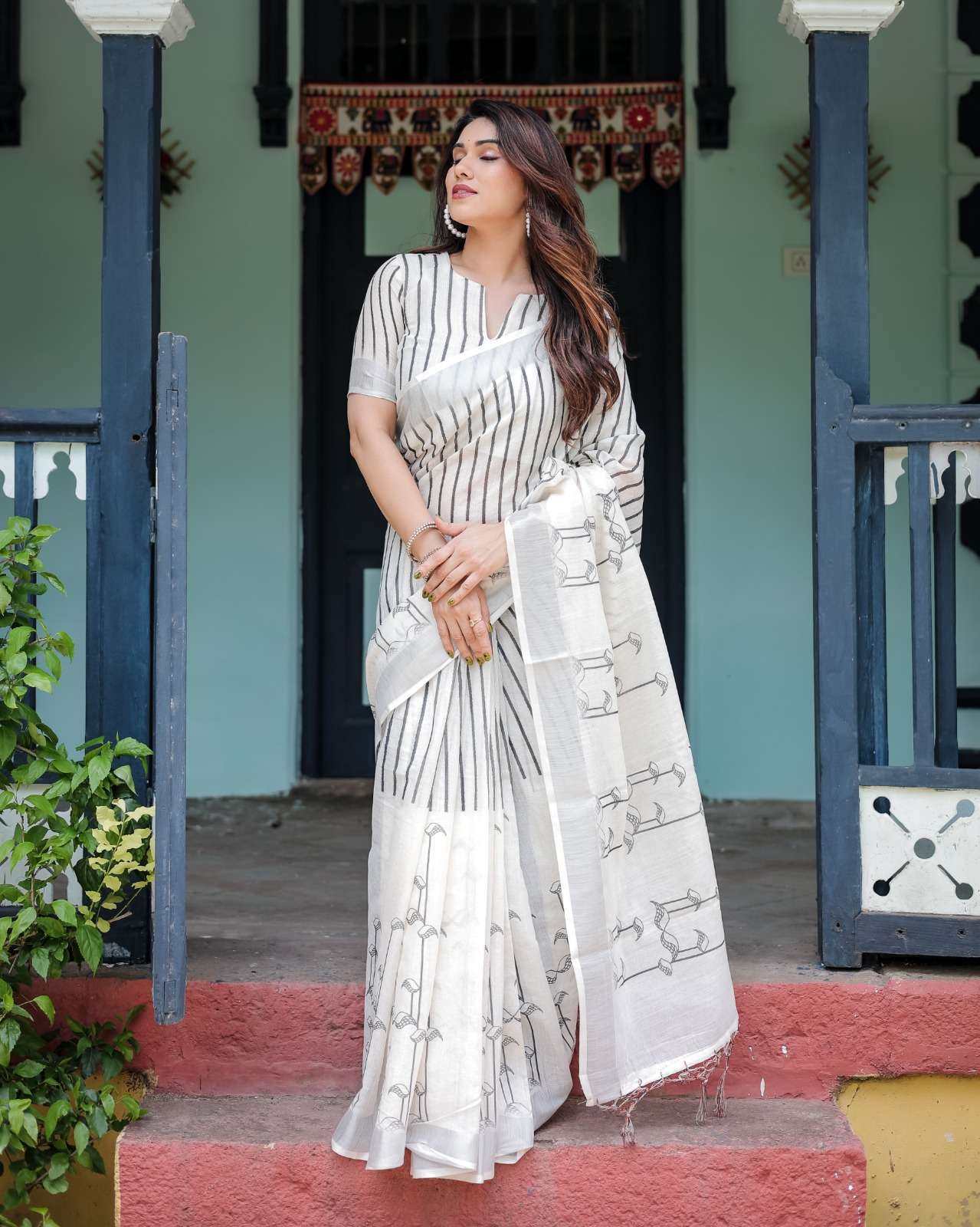 Elegant Premium Linen Cotton features a timeless black verti...
