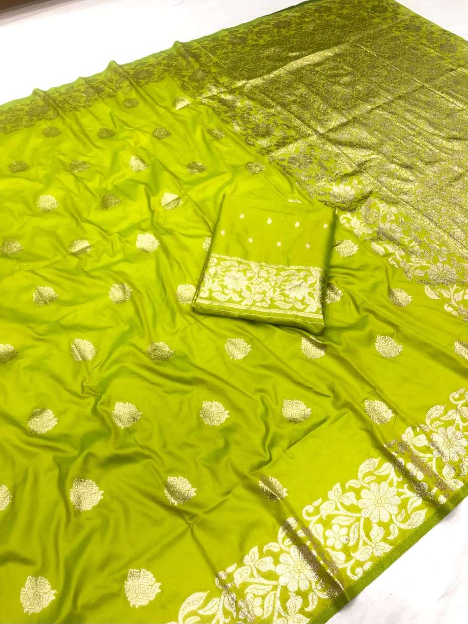 New Collection Rebola Pure and Soft banarasi silk fabric des...