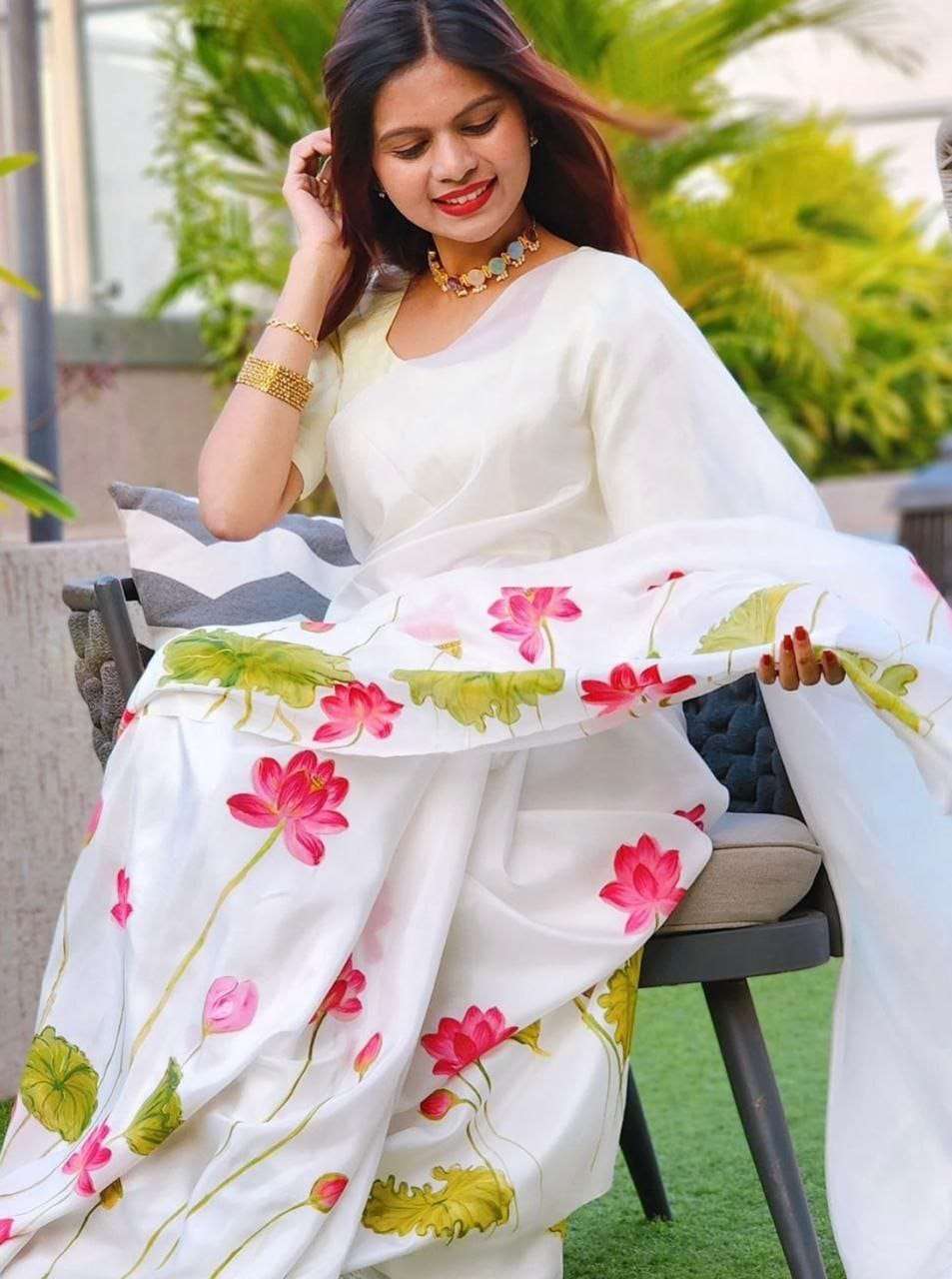  New Super Hit Design Launch linen fabric regular wear saree...