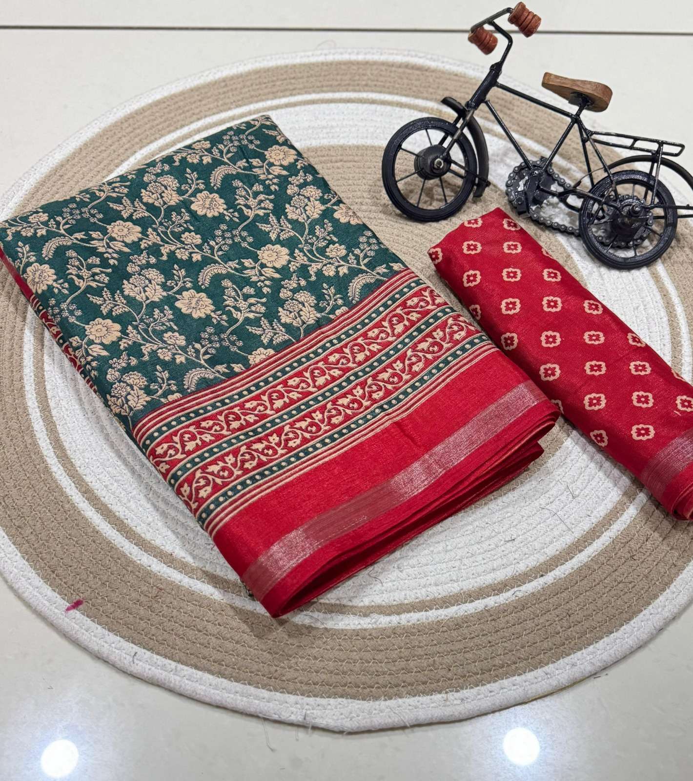  PURE AND SOFT MUL MUL COTTON FABRIC REGULAR WEAR SAREE WHOL...