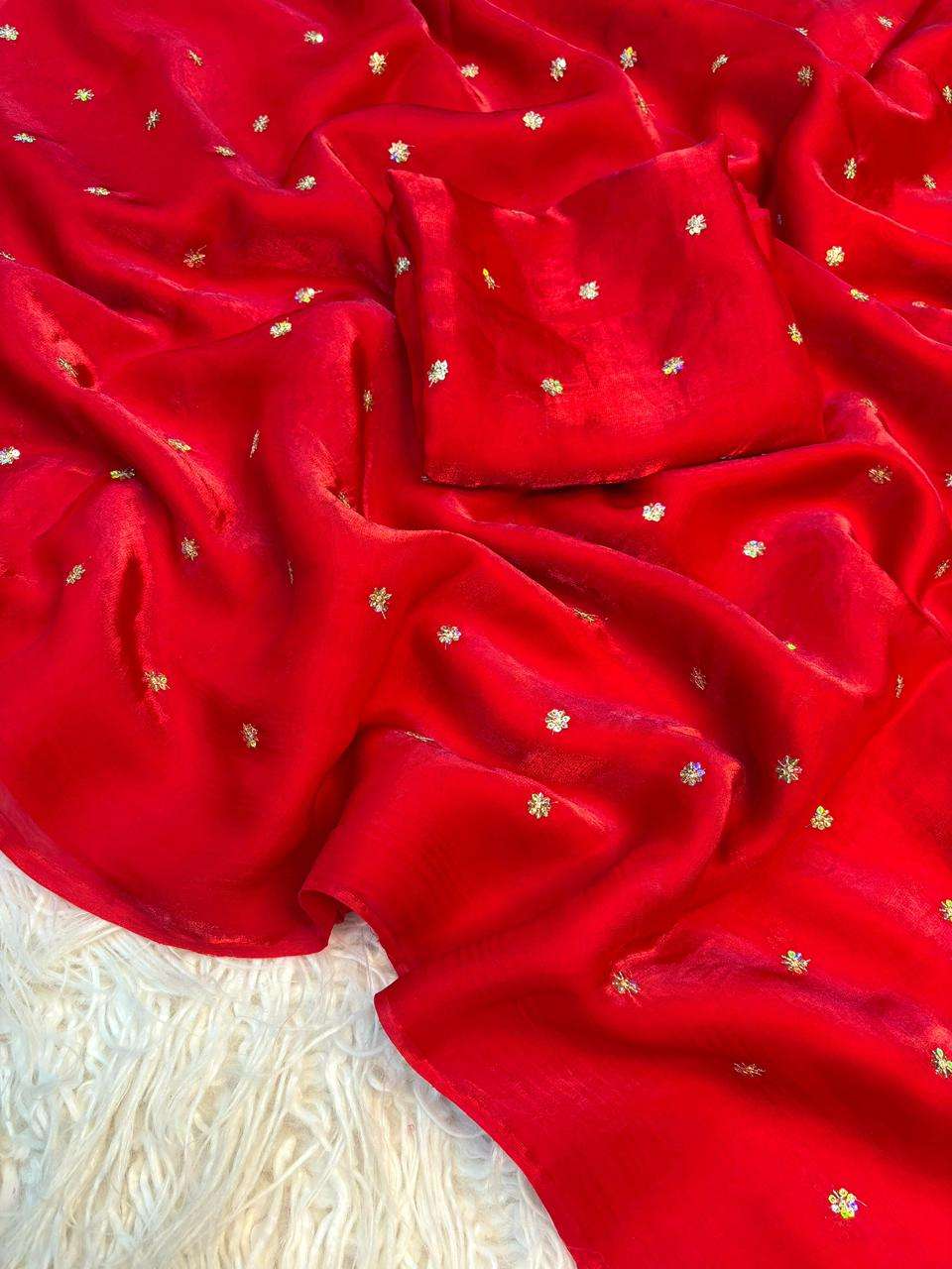 sixteen move Soft Space Silk Fabric grace in every fold regu...