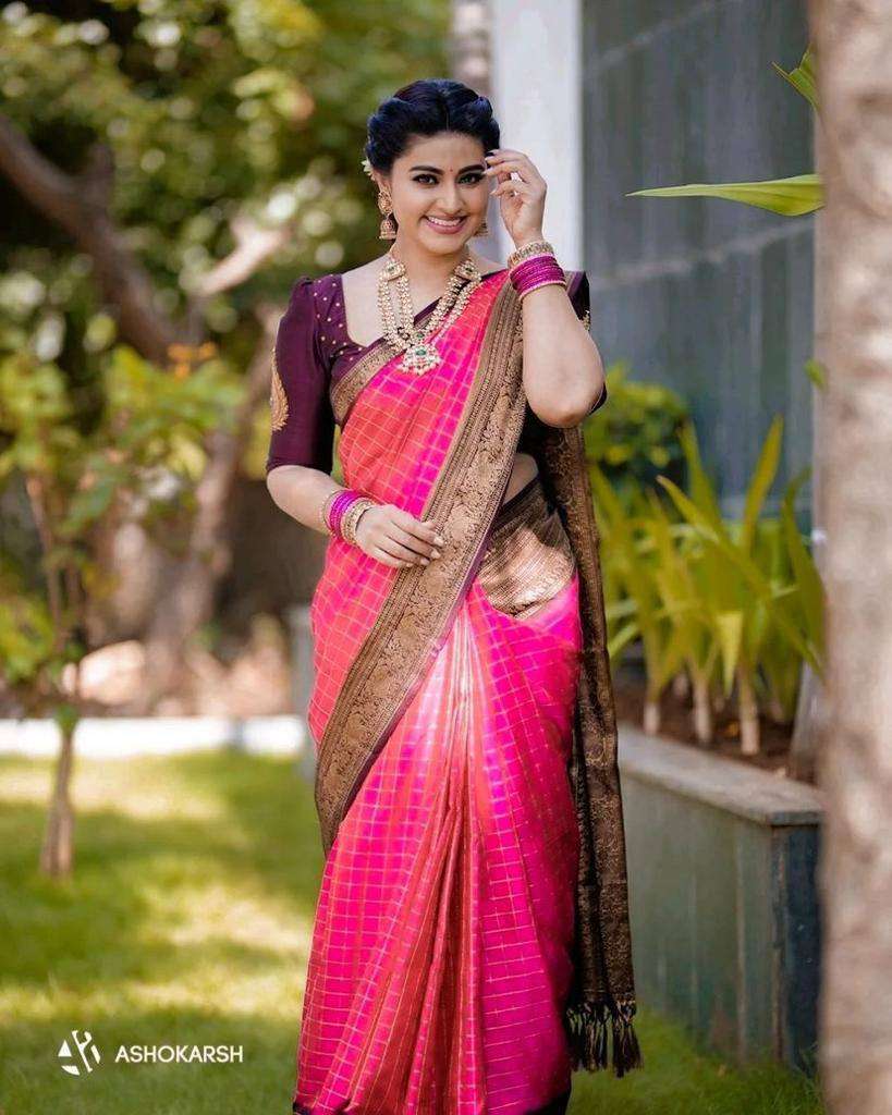 SOFT LICHI SILK FABRIC CLASSIC AND SOPHISTICATED REGULAR WEA...